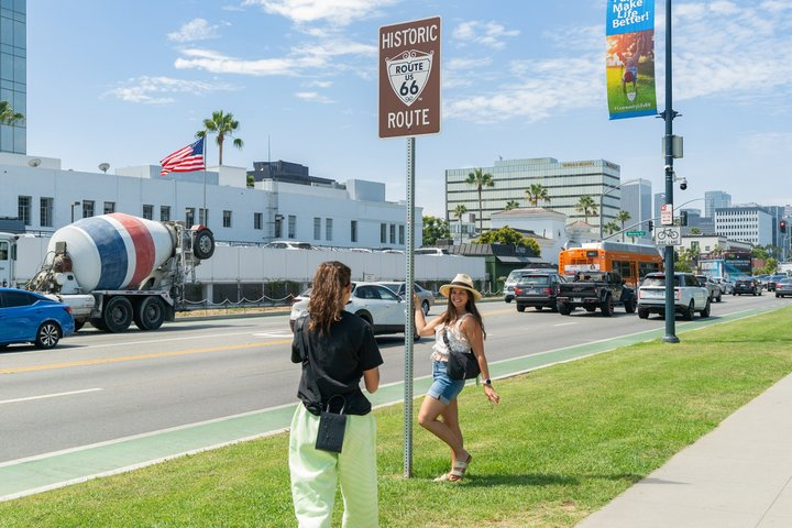 Hollywood, Beverly Hills and Celebrity Homes Open Air Van Tour - Photo 1 of 15